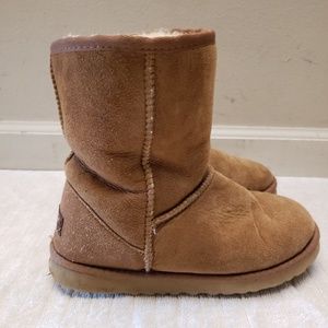 Ugg | Classic Chestnut Short Boot